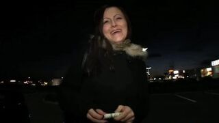 PublicPorn Belinda given a creampie a public car park