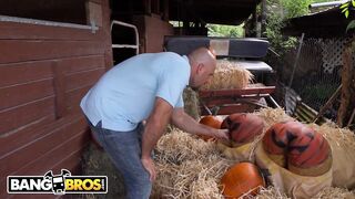 Hot - Pumpkin Booty Babes Rose Monroe & Valentina Jewels