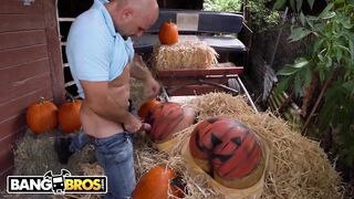 Hot - Pumpkin Booty Babes Rose Monroe & Valentina Jewels