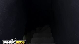 Hot - Latina Camilia Brings Her Big Colombian Ass To The Car Wash