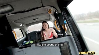 Sex Taxi Luna Truelove is an Asian fitness babe who take a huge cock in the taxi