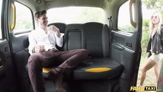 Sex Taxi Horny couple hire the taxi for sex