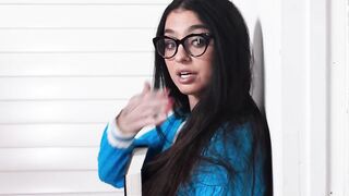 Hot Porn - Naughty College Girl Violet Ray Swaps Johny's Toy With Her Delicious Wet Pussy