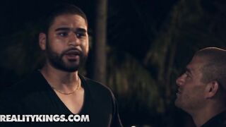 Hot Porn -Thicc latina Luna Star takes two dicks