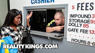 Hot Porn - Ebony Tori Montana deepthroats white cock