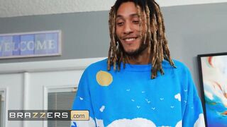 Hot - Naughty Girls Venus Vixen & Eva Nyx Turn Their Study Break Into A Steamy College 3some