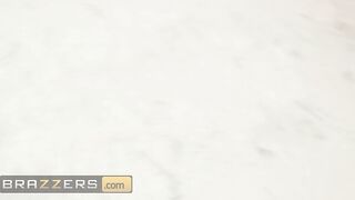 Hot - Wild Fuck Renovation With Hotties Cherie Deville, Kira Noir, Ryan Reid And Willow Ryder