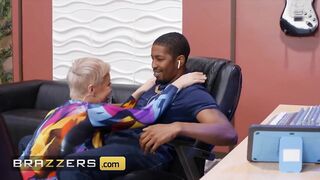 Hot - Busty MILF Ryan Keely Knows How to Handle Big Black Cocks