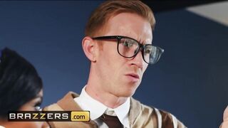 Hot - Ebony hippie Kiki Minaj loves anal