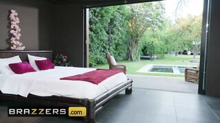 Hot - Dirty step mom Lisa Ann fucks her lil poolboy