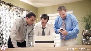 Hot - Ariella Ferrera – Honey, It’s A Motorbunny