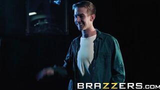 Hot - Slutty Stripper Kimmy Granger earns her tip