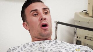 Layla London gives a sponge bath - Hot