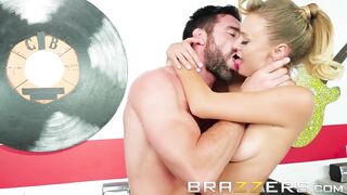 Pin-Up Slut Is Fucked At A Local Diner - Hot