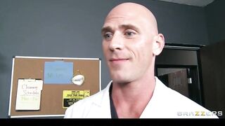 Big-tit brunette Kianna Dior fucks her doctor after her checkup