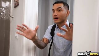 Hot - Jason Legend Is On His Way Home When He Spots Bootylicious Nikki Mar Ready To Be Fucked