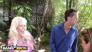 Hot - Sexy Pornstars Invade Famous Zoo & Fuck Zookeeper